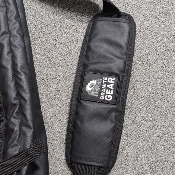 Granite Gear Waterproof Cross-Body Messenger Bag G7063-1 Black NWOT - Picture 3 of 16